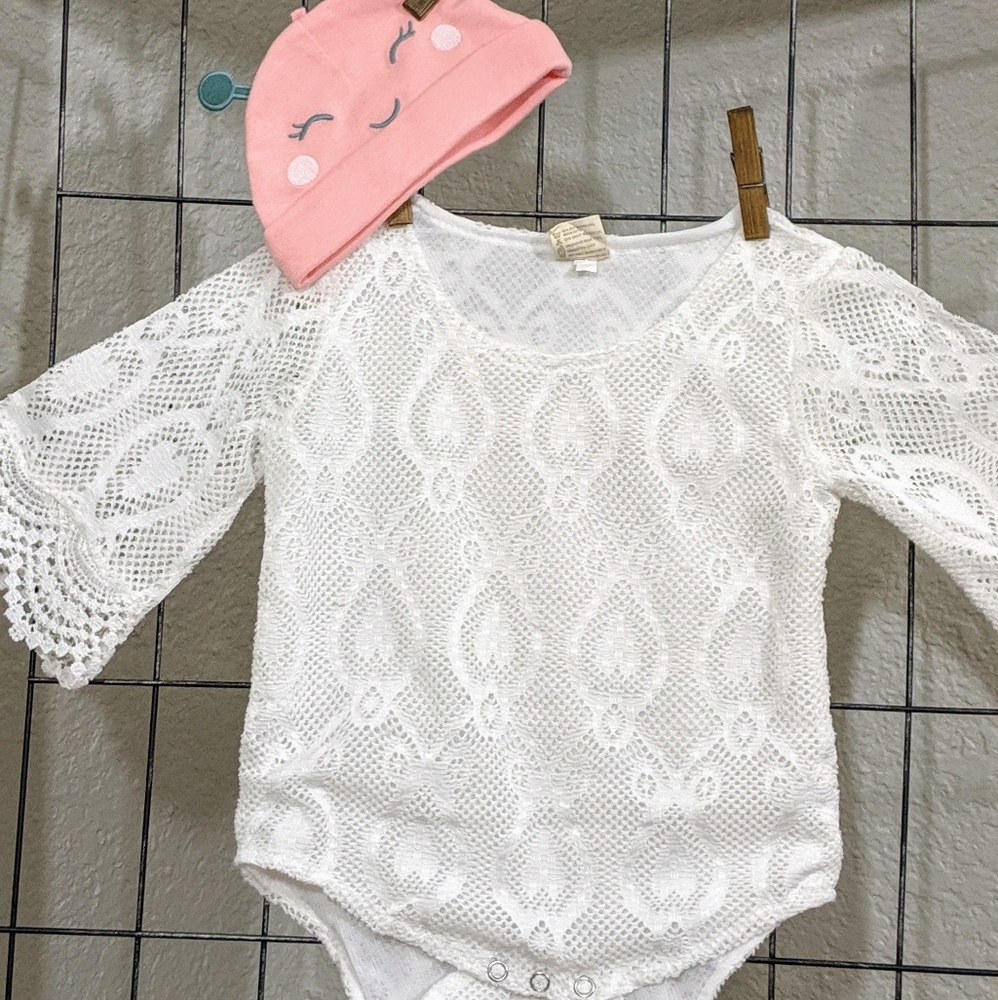🍁🍁Boho lace Crochet bell sleeve onesie - Picture 2 of 4
